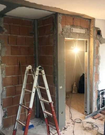 Rifacimento nuovi divisori interni in forato - Ristrutturazione interna