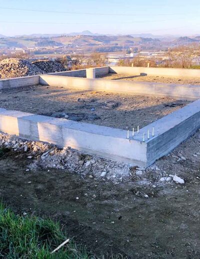 Fondazione realizzata in cordoli di calcestruzzo armato - Nuova Costruzione